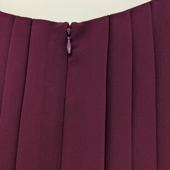 Jessica Simpson plum midi dress long sleeves pleated lace front panel Sz8 - Picture 3 of 7